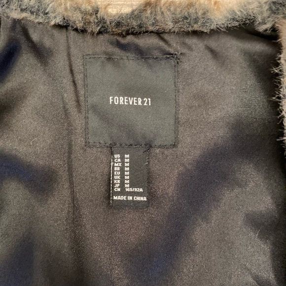 Faux fur vest Sz M - Picture 4 of 8